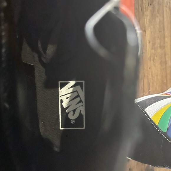 #48 ❤️ BNWT VANS DK8 Hi Rainbow black suede sneakers - Picture 5 of 11